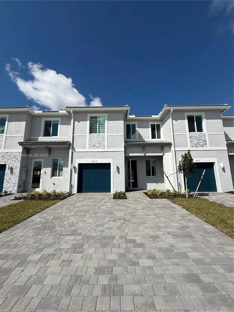 663 SE 13th St Circle Homestead FL 33034