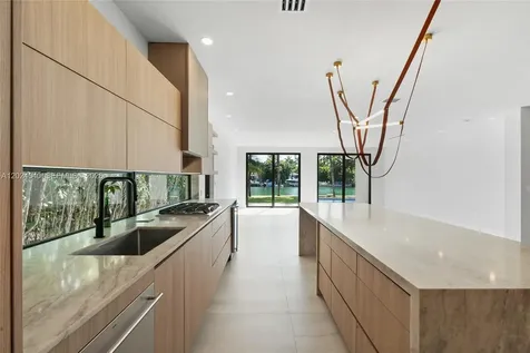 550 S Shore Drive Miami Beach FL 33141