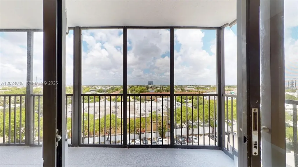20100 W Country Club Drive Aventura FL 33180