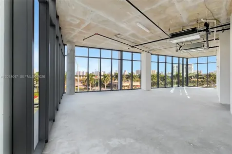 21290 Biscayne Aventura FL 33180