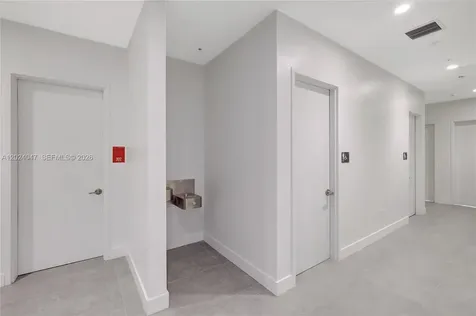21290 Biscayne Aventura FL 33180