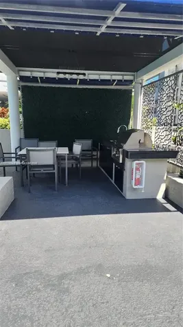 185 SE 14th Terrace Miami FL 33131