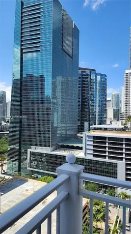 185 SE 14th Terrace Miami FL 33131
