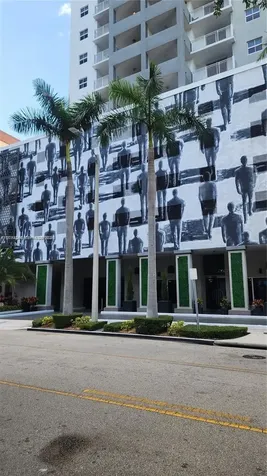 185 SE 14th Terrace Miami FL 33131