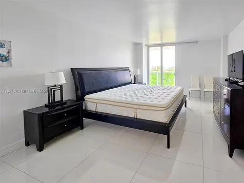 100 Bayview Drive Sunny Isles Beach FL 33160