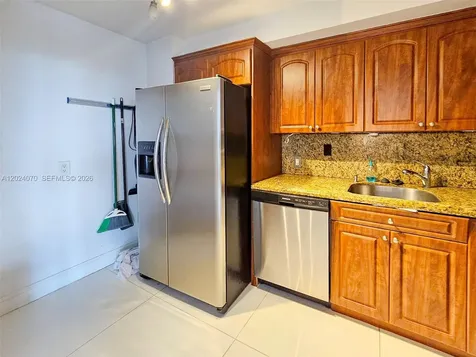 100 Bayview Drive Sunny Isles Beach FL 33160