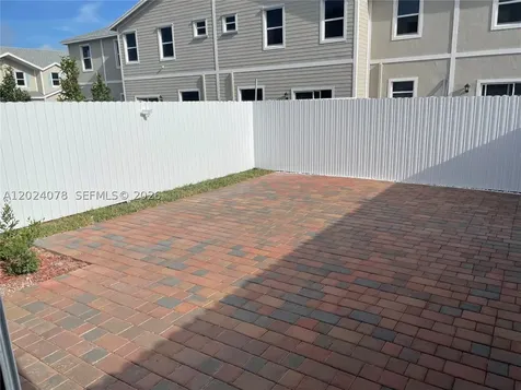 906 SE 17th Street Homestead FL 33034
