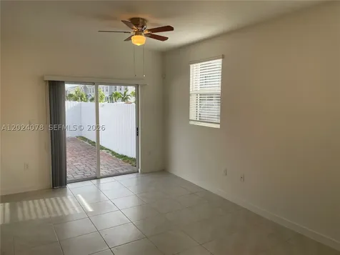 906 SE 17th Street Homestead FL 33034