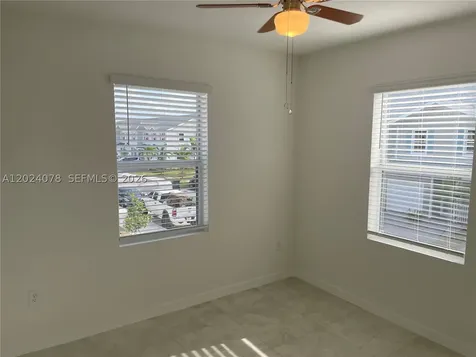 906 SE 17th Street Homestead FL 33034