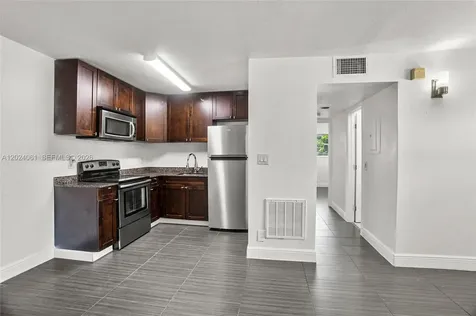 37 SW 14th Street Dania Beach FL 33004