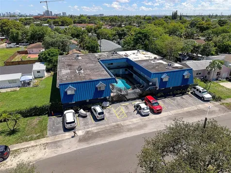 37 SW 14th Street Dania Beach FL 33004