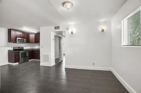 37 SW 14th Street Dania Beach FL 33004