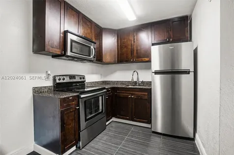 37 SW 14th Street Dania Beach FL 33004