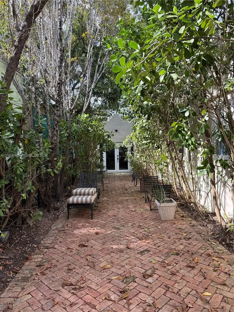 231 Salamanca Avenue Coral Gables FL 33134