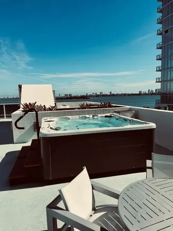 601 NE 23rd Street Miami FL 33137