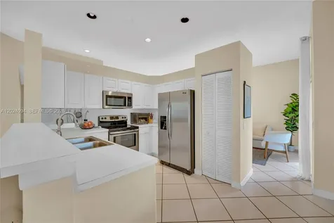 885 Tanglewood Circle Weston FL 33327