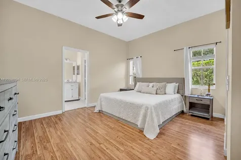 885 Tanglewood Circle Weston FL 33327
