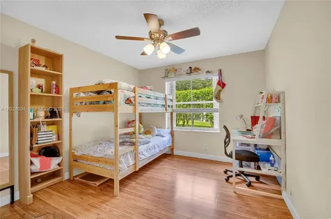 885 Tanglewood Circle Weston FL 33327