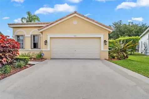 885 Tanglewood Circle Weston FL 33327