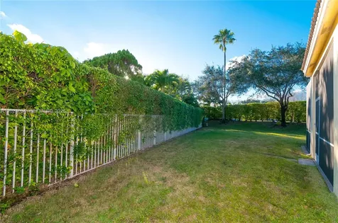 885 Tanglewood Circle Weston FL 33327
