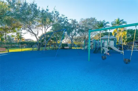 885 Tanglewood Circle Weston FL 33327