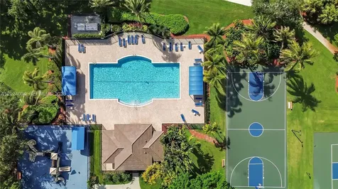 885 Tanglewood Circle Weston FL 33327