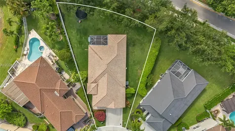 885 Tanglewood Circle Weston FL 33327