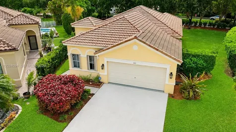 885 Tanglewood Circle Weston FL 33327