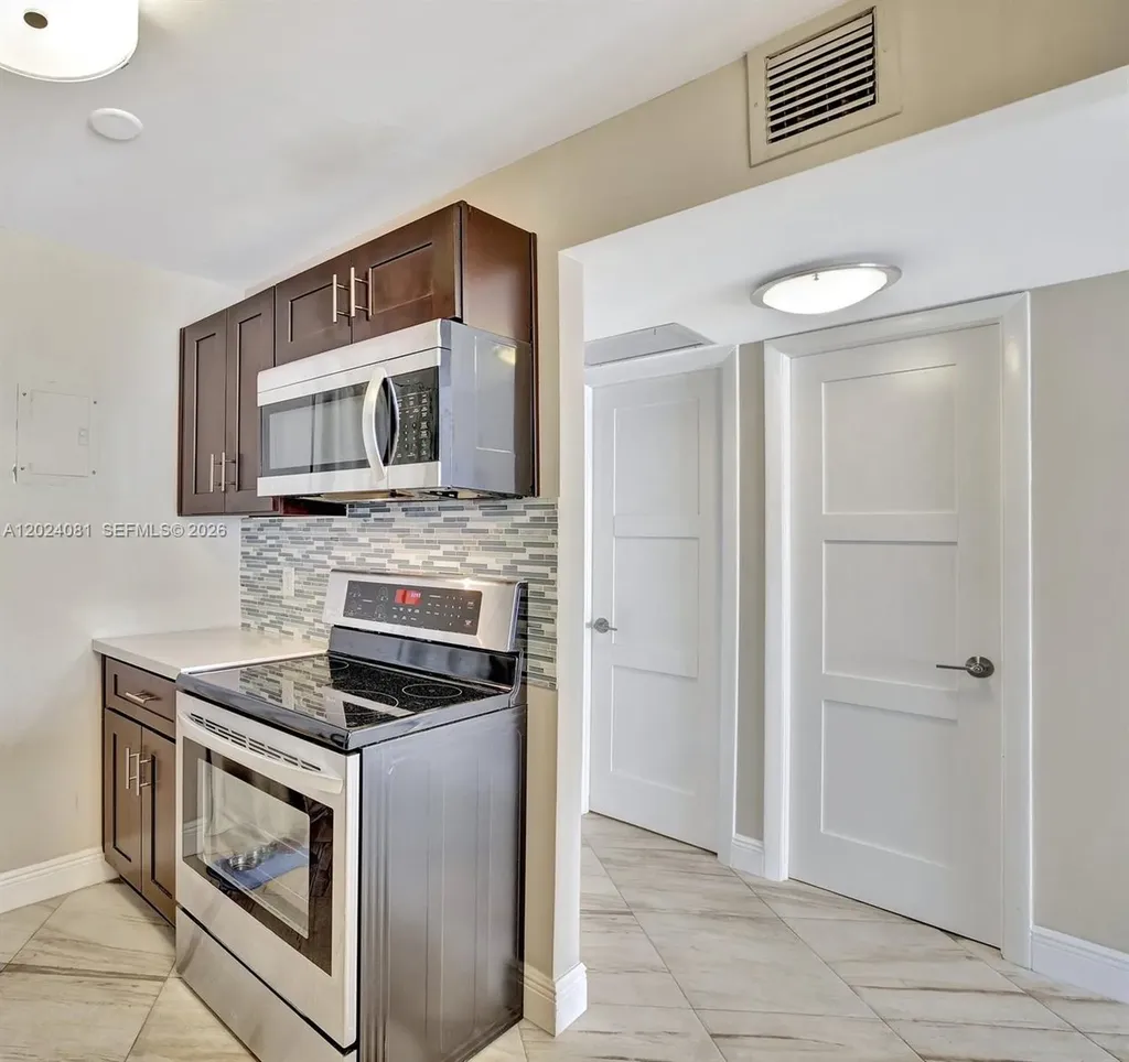 3000 E Sunrise Boulevard Fort Lauderdale FL 33304