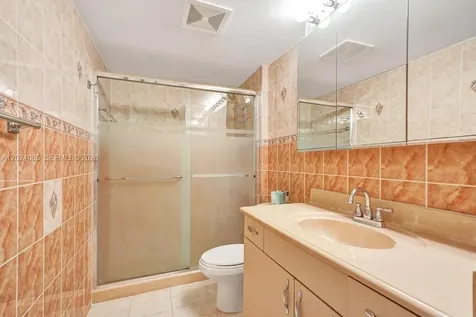 1623 Collins Avenue Miami Beach FL 33139