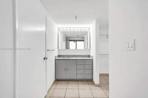 1623 Collins Avenue Miami Beach FL 33139
