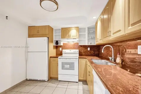 1623 Collins Avenue Miami Beach FL 33139