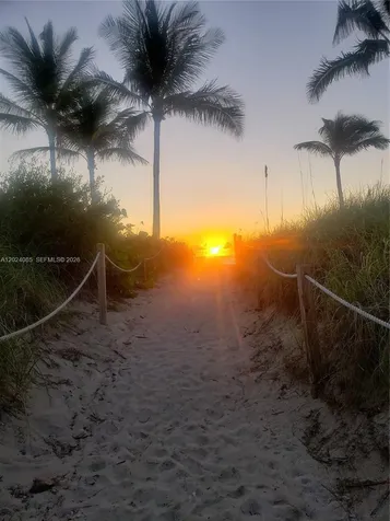 1623 Collins Avenue Miami Beach FL 33139