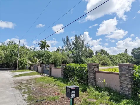 5680 Pinetree Road Parkland FL 33067