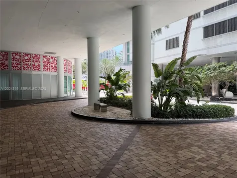 90 SW 3rd Street Miami FL 33130