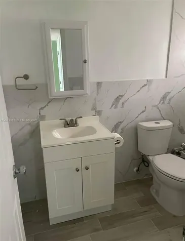 5480 NW 11th Street Plantation FL 33313