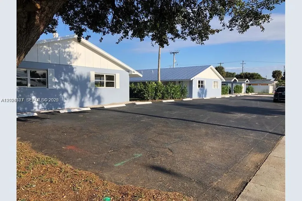 588 Holly Drive Palm Beach Gardens FL 33410