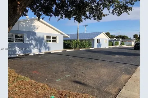 588 Holly Drive Palm Beach Gardens FL 33410