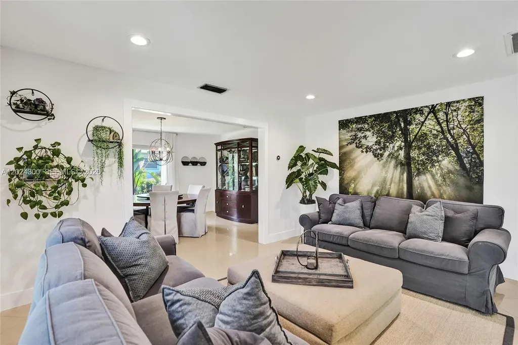 5569 Wind Drift Lane Boca Raton FL 33433