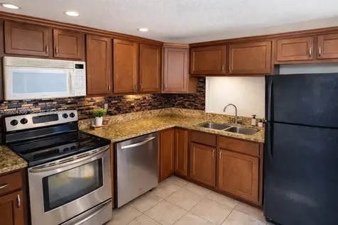 5495 NW 10th Court Plantation FL 33313