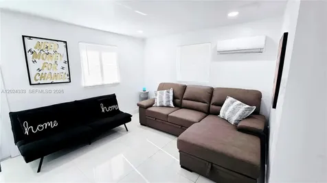 139 NW 14th Way Dania Beach FL 33004