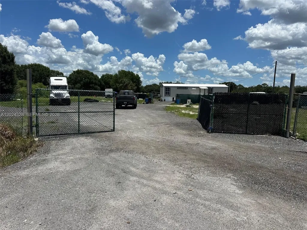 625 N Quebrada Clewiston FL 33440