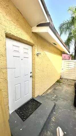 233 NE 199th Terrace Miami FL 33179