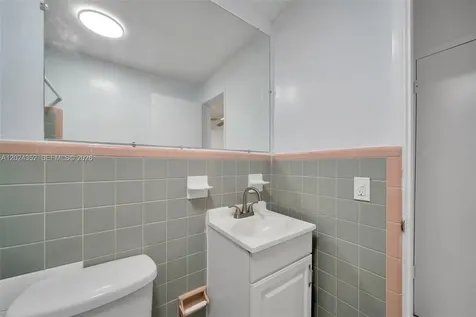 934 Meridian Miami Beach FL 33139