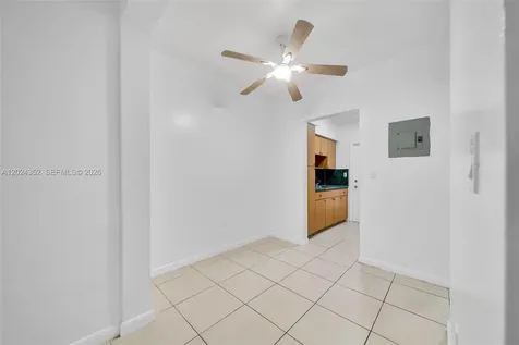 934 Meridian Miami Beach FL 33139