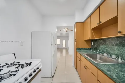 934 Meridian Miami Beach FL 33139