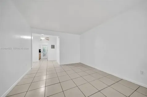 934 Meridian Miami Beach FL 33139