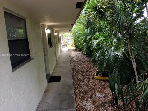 274 SW 9th Street Dania Beach FL 33004