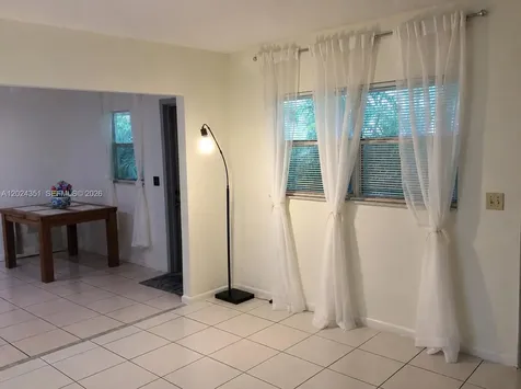 274 SW 9th Street Dania Beach FL 33004