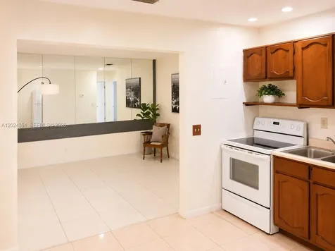 274 SW 9th Street Dania Beach FL 33004